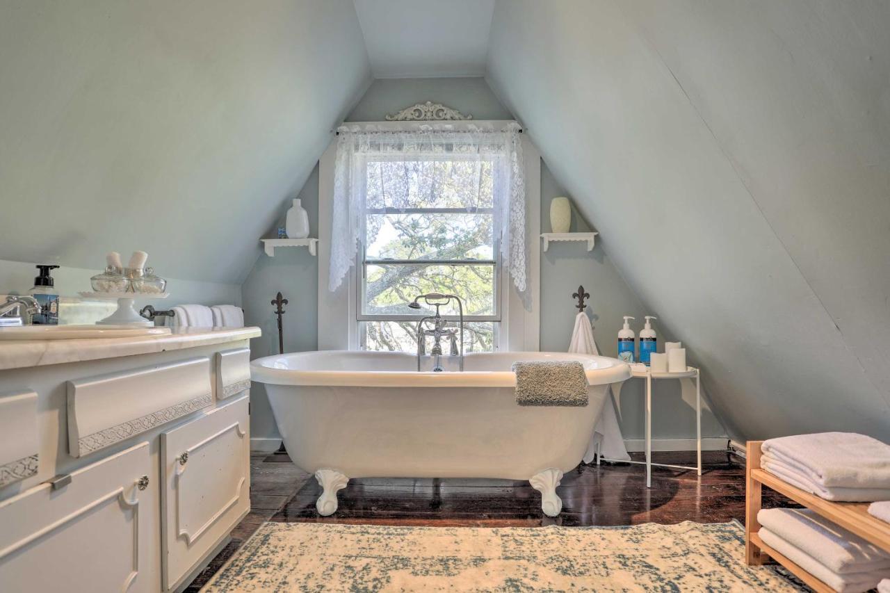 Coastal, Walkable Home In Historic Southport! ภายนอก รูปภาพ